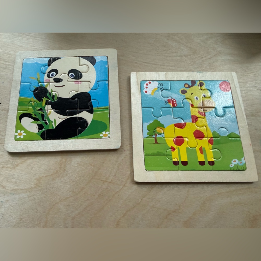 Bundle of panda and giraffe puzzles